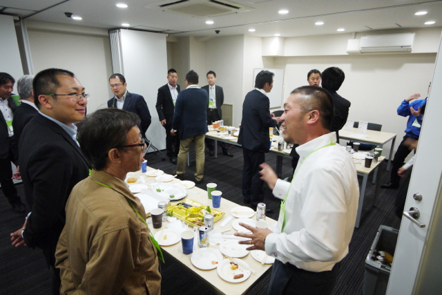 異業種交流会4：第二部・名刺交換会の様子